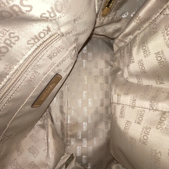 Michael Kors Purse (Satchel)